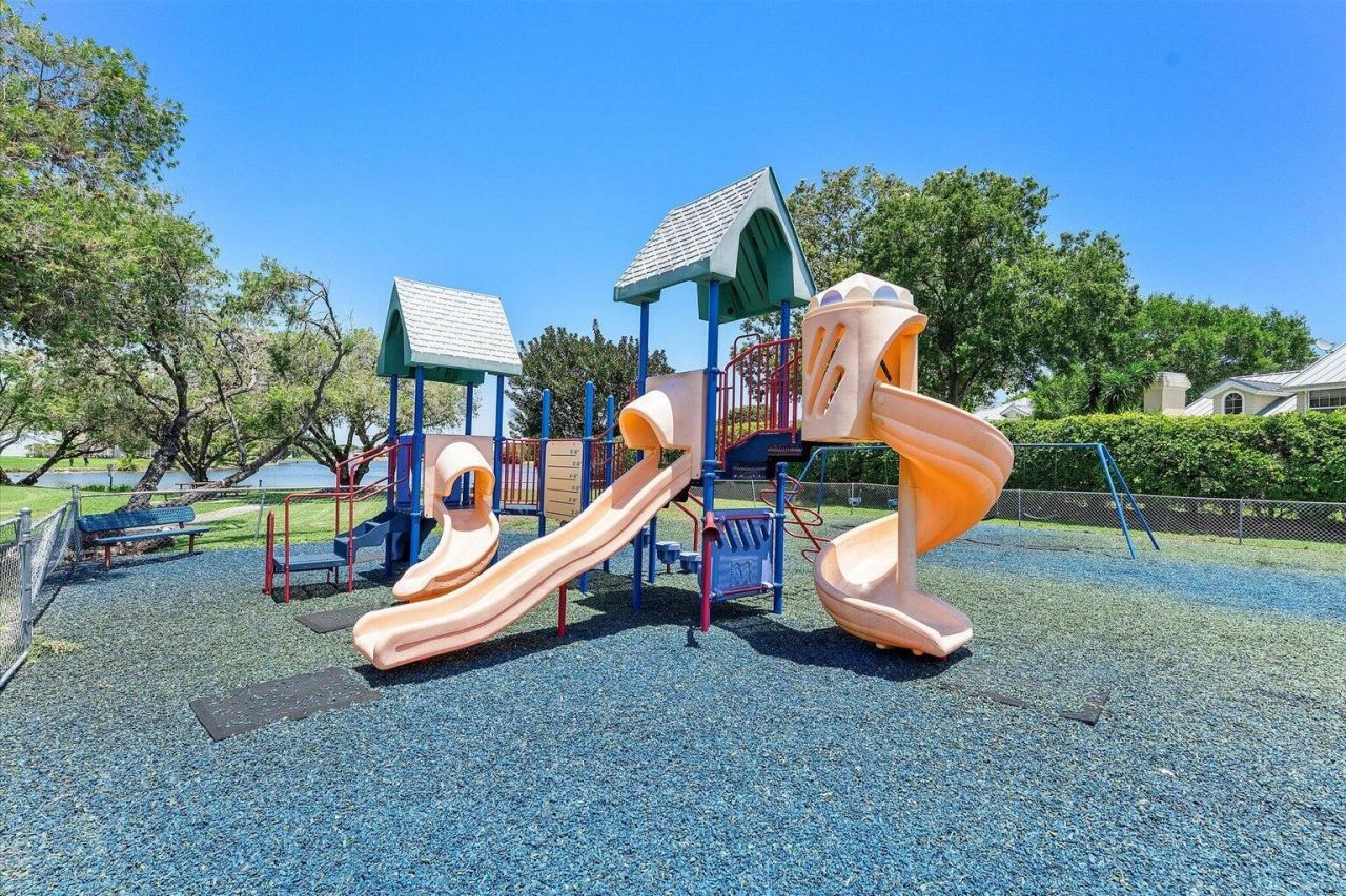 153 Meadows Drive, Boynton Beach, FL 33436 Photo