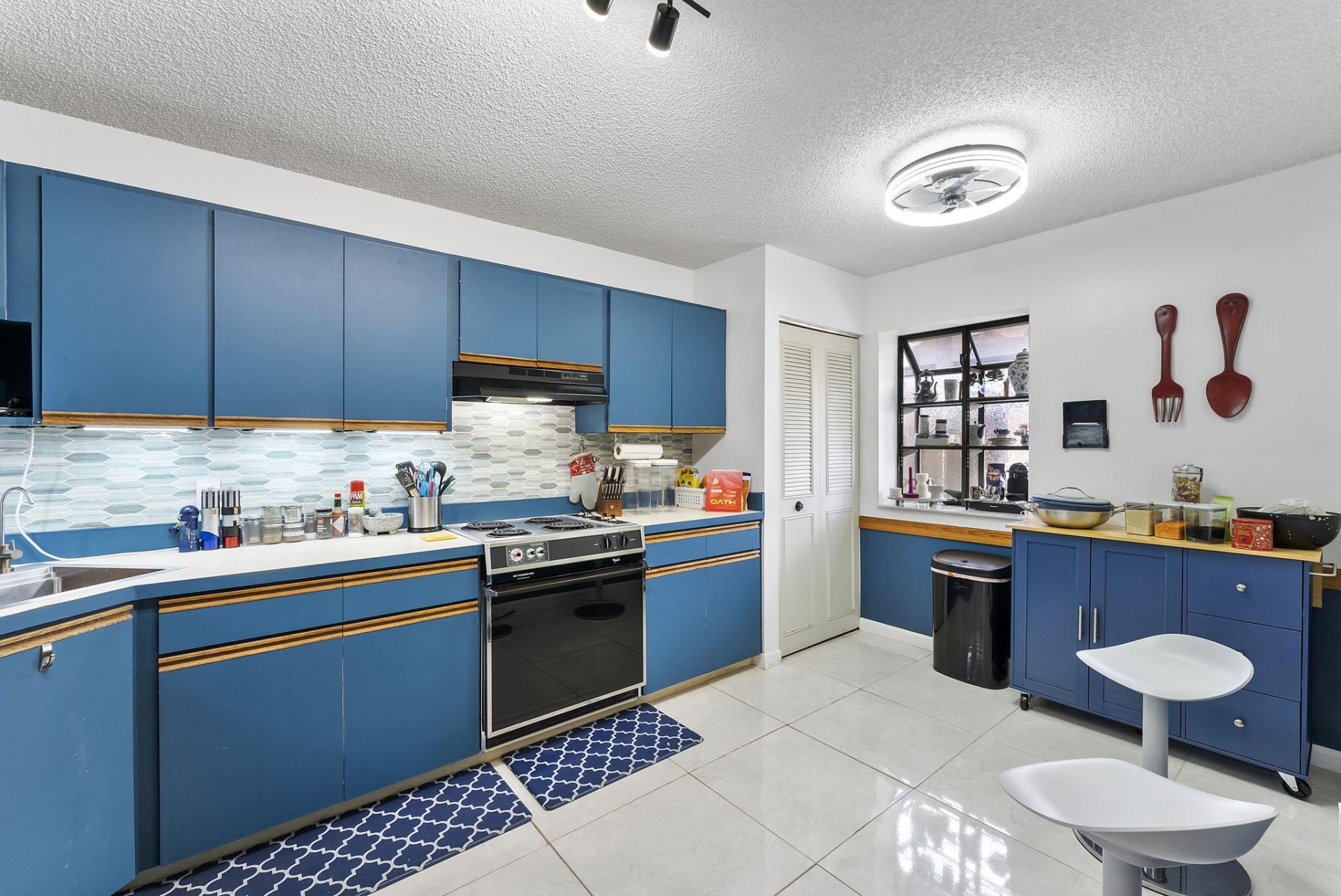 153 Meadows Drive, Boynton Beach, FL 33436 Photo