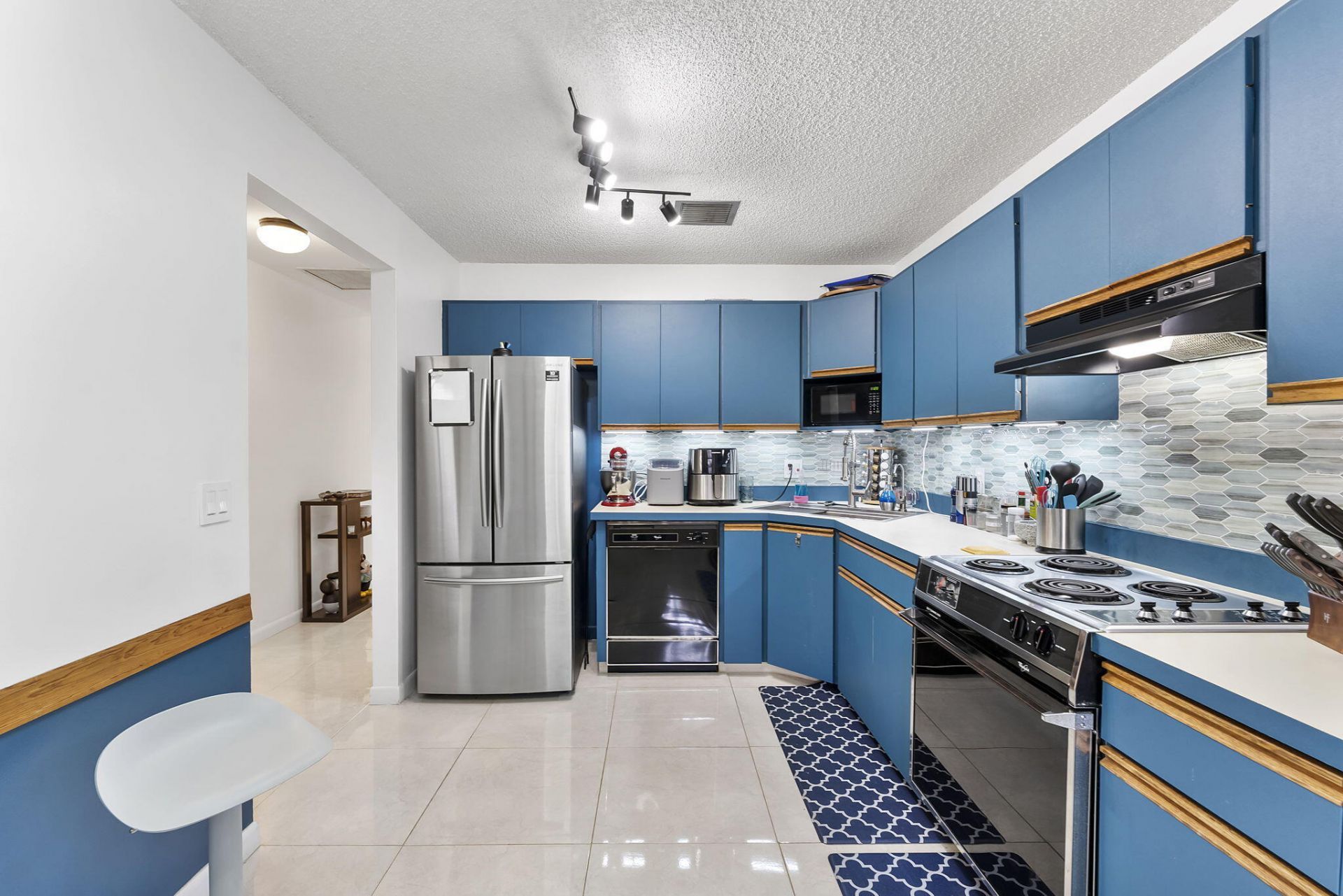 153 Meadows Drive, Boynton Beach, FL 33436 Photo