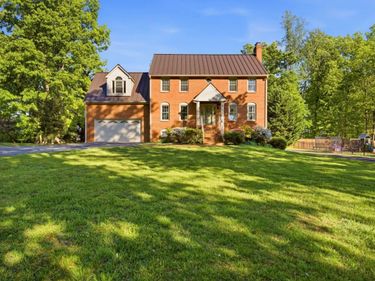 215 London Downs Drive, Forest, VA 24551