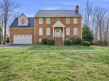215 London Downs, Forest, VA 24551