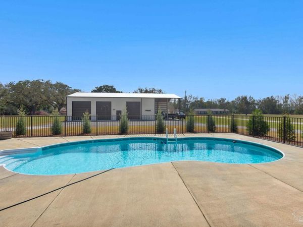 3275 Melvin Dr, Pace, FL 32571