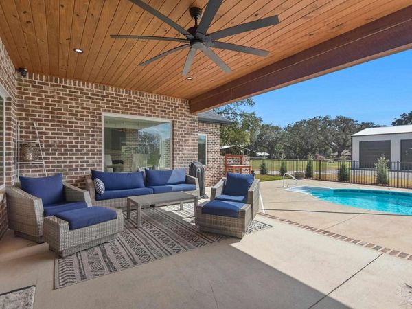 3275 Melvin Dr, Pace, FL 32571