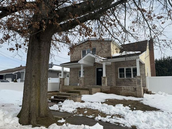 2303 Pine Street, Seaford, NY 11783