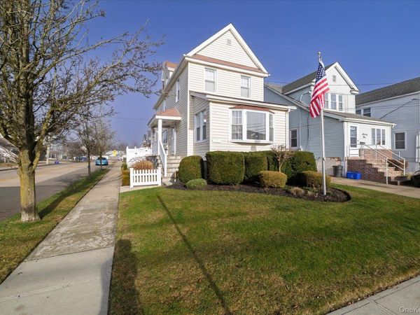 77 Lawson Avenue , East Rockaway, NY 11518