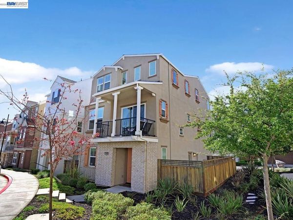 7228 Carneros Ln, Dublin, CA 94568