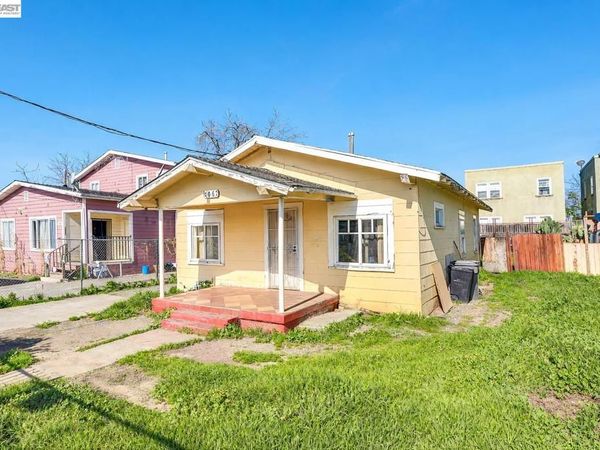 1061 71st Ave, Oakland, CA 94621
