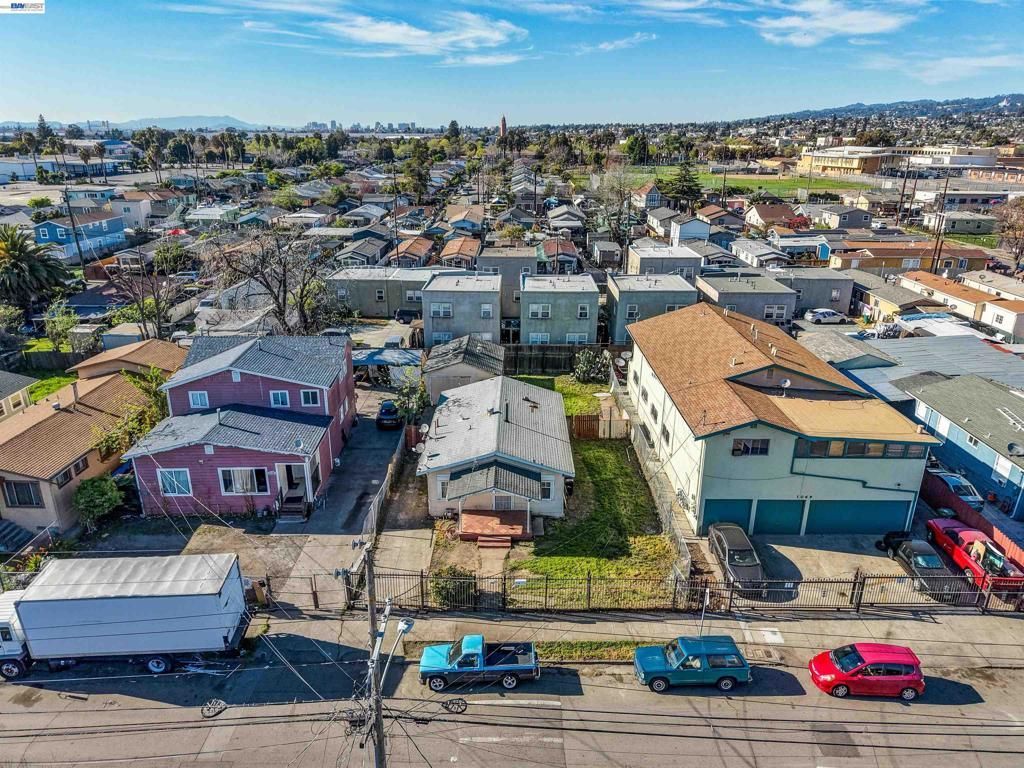 1061 71st Ave, Oakland, CA 94621 Main Photo