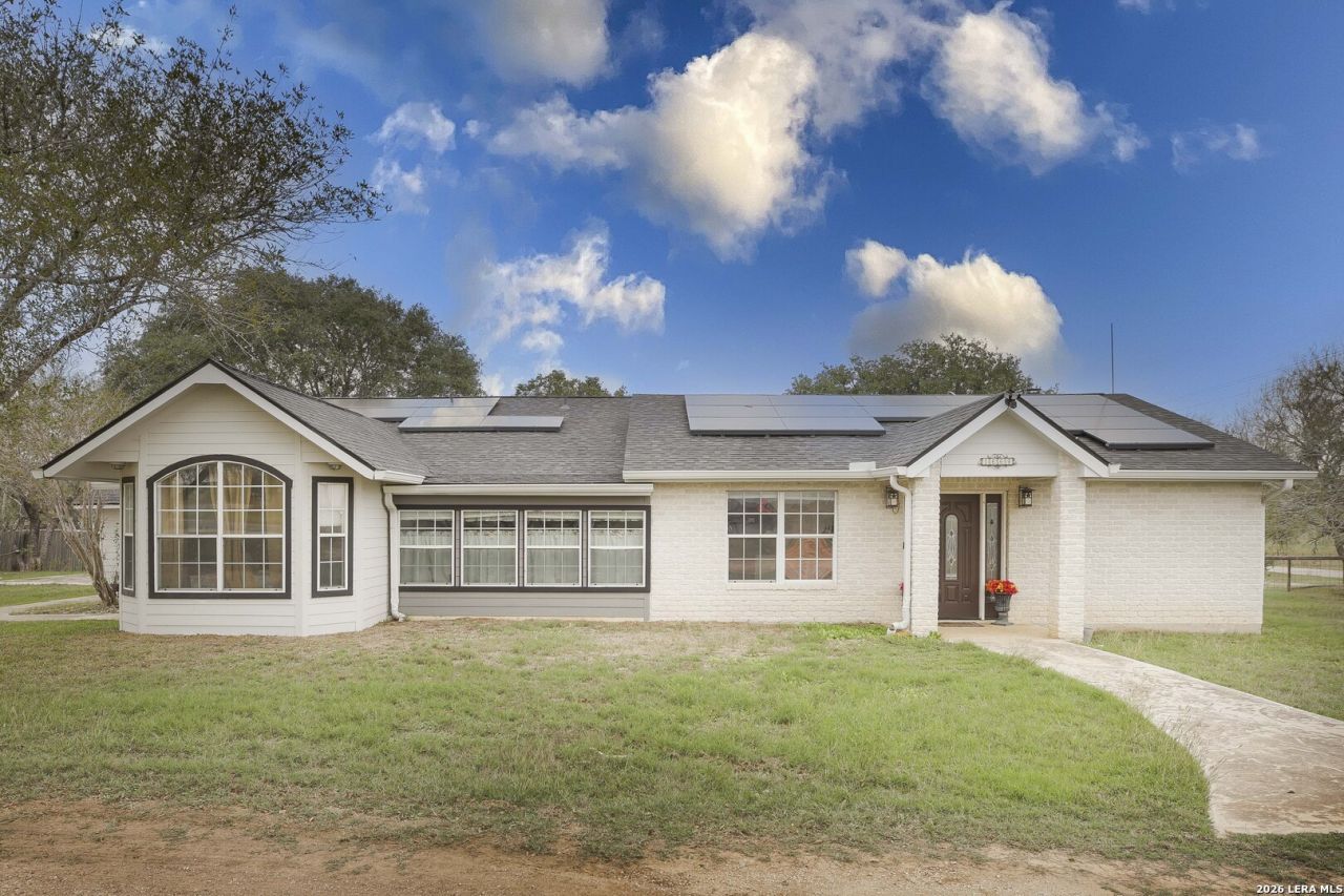 1667 Fm 1922, Floresville, TX 78114 Main Photo