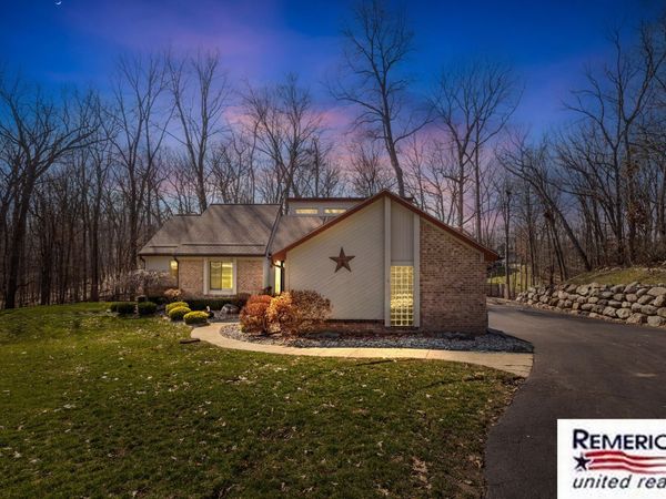 8609 N Christine Drive, Brighton, MI 48114
