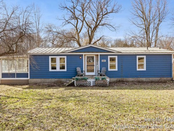 2982 136th Avenue, Hopkins, MI 49328