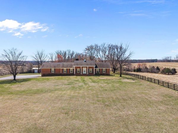 3258 RIVER RD W, Scottsville, VA 24590