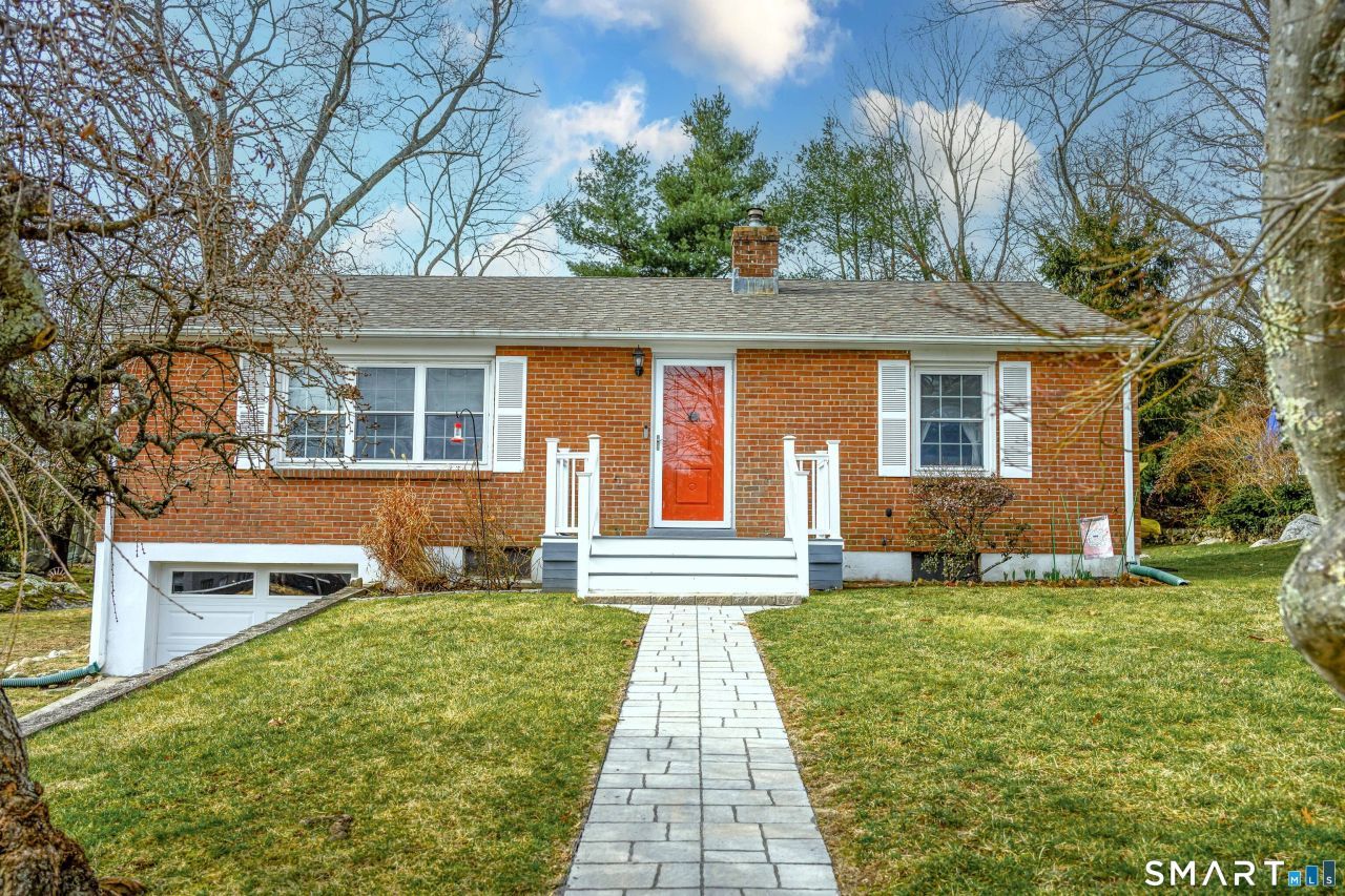 9 2nd, Old Saybrook, CT 06475 Main Photo