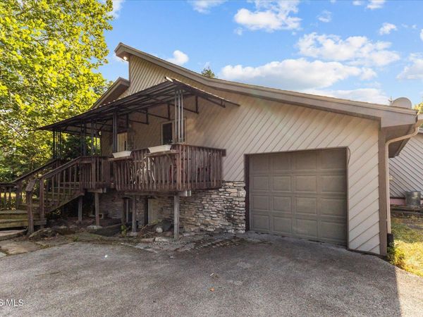 5160 Black Road , Monclova, OH 43542