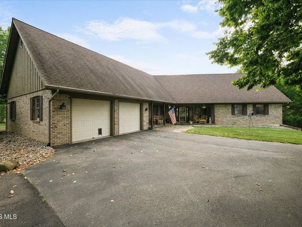 5002 Black Road, Monclova, OH 43542