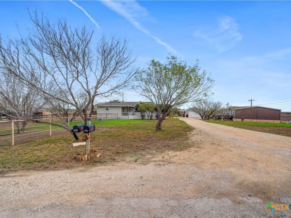 2283 Schwab Road, Marion, TX 78124