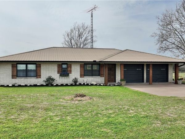 6603 US Highway 90a W , Shiner, TX 77984