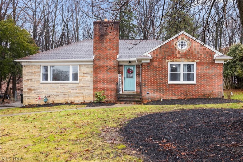 4001 W Ridgewood Drive, Parma, OH 44134