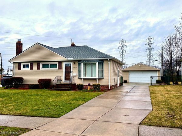 13670 Middlebrook Boulevard , Brook Park, OH 44142