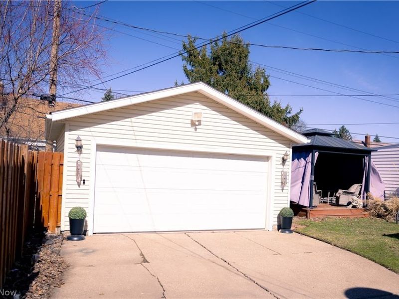 18217 Edinboro Avenue, Maple Heights, OH 44137 Photo 6