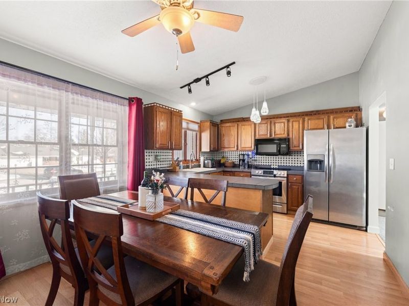 137 Stauffer Drive , Wadsworth, OH 44281 Photo 11