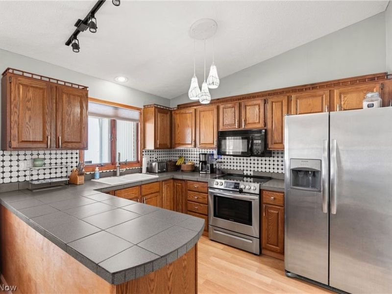 137 Stauffer Drive , Wadsworth, OH 44281 Photo 15