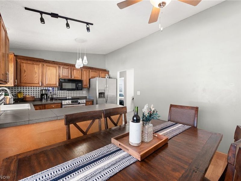 137 Stauffer Drive , Wadsworth, OH 44281 Photo 16