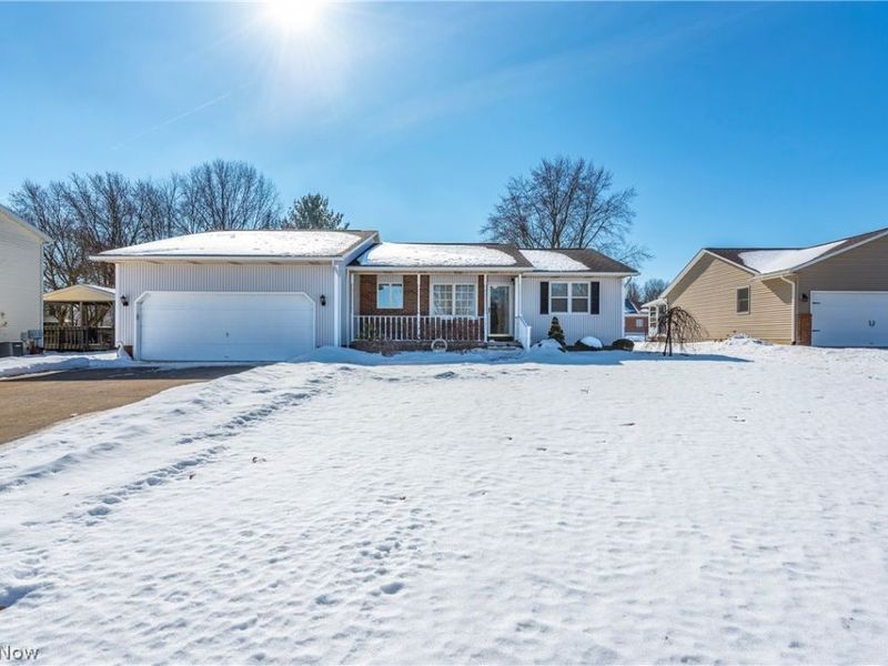 137 Stauffer Drive , Wadsworth, OH 44281 Photo 2