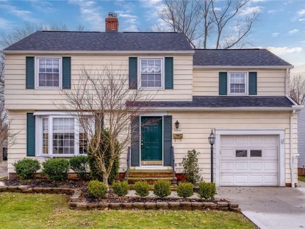 5284 Edenhurst Road , Lyndhurst, OH 44124