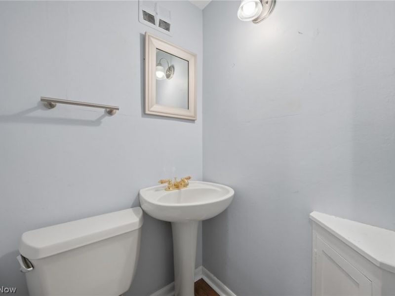 5284 Edenhurst Road, Lyndhurst, OH 44124 Photo 20