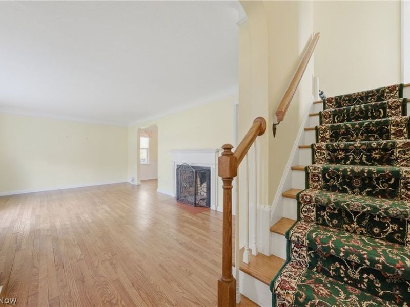 5284 Edenhurst Road, Lyndhurst, OH 44124 Photo 21