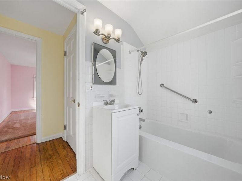 5284 Edenhurst Road, Lyndhurst, OH 44124 Photo 25