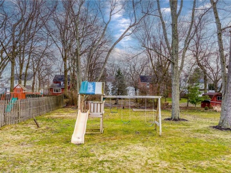 5284 Edenhurst Road, Lyndhurst, OH 44124 Photo 35