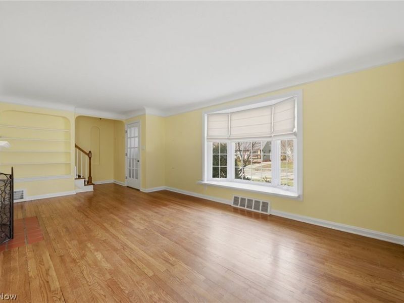 5284 Edenhurst Road, Lyndhurst, OH 44124 Photo 5