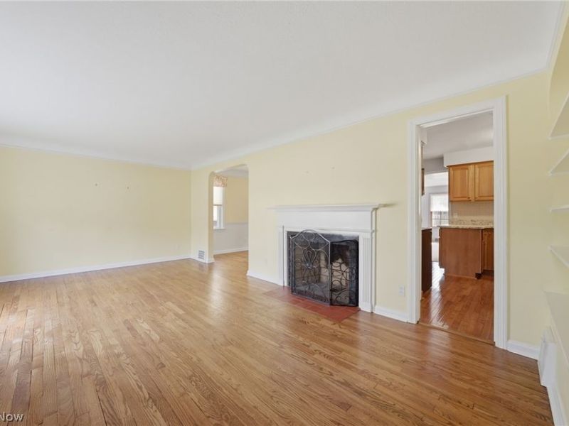 5284 Edenhurst Road, Lyndhurst, OH 44124 Photo 7