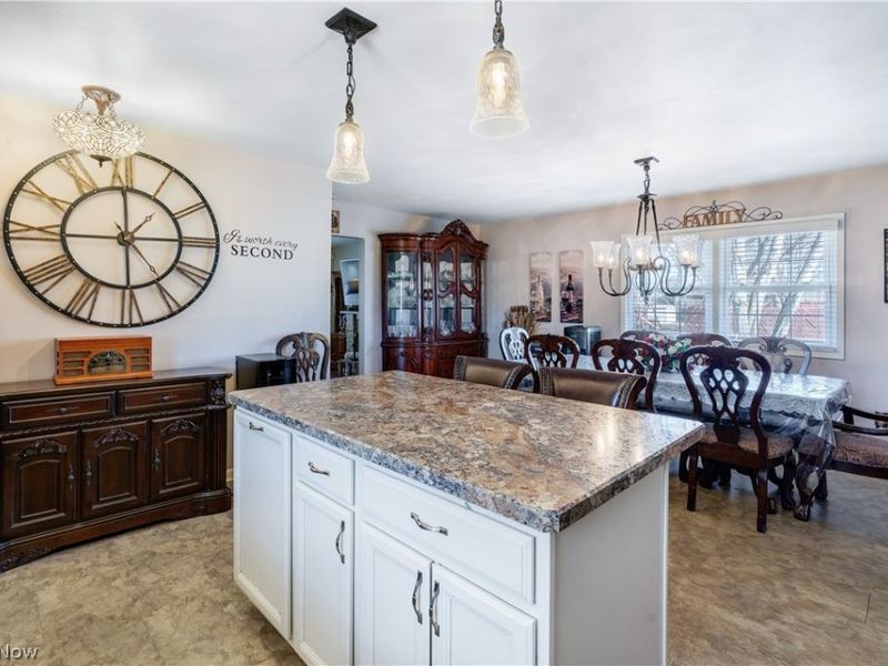 640 Beverly Hills Drive, Liberty, OH 44505 Photo 10