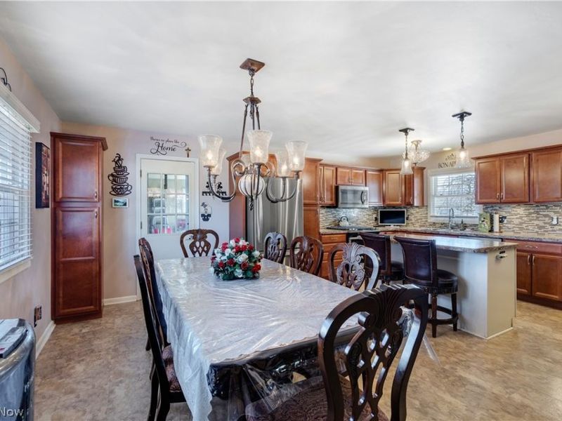 640 Beverly Hills Drive, Liberty, OH 44505 Photo 12