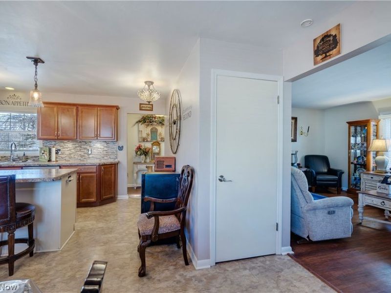 640 Beverly Hills Drive, Liberty, OH 44505 Photo 14