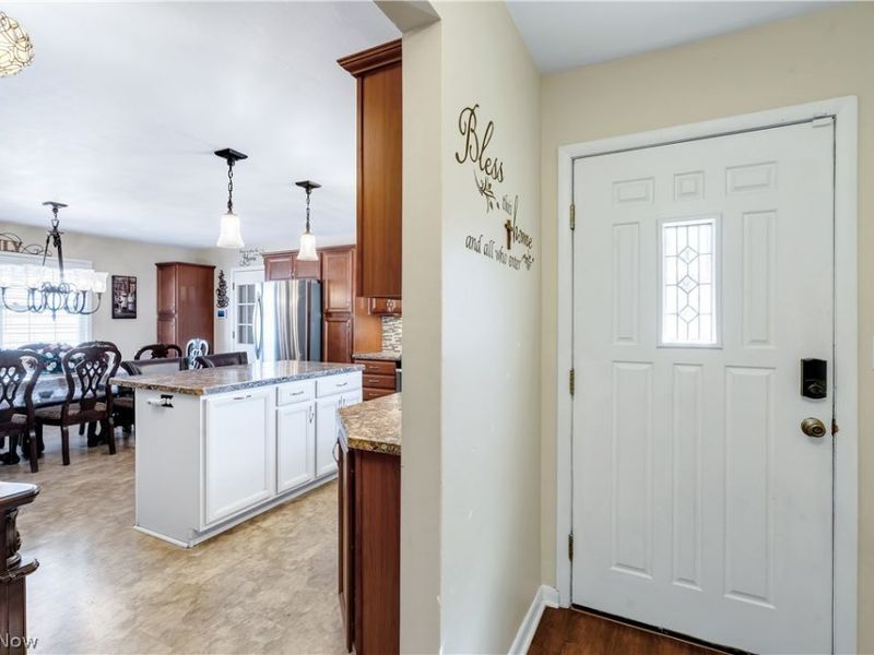 640 Beverly Hills Drive, Liberty, OH 44505 Photo 3