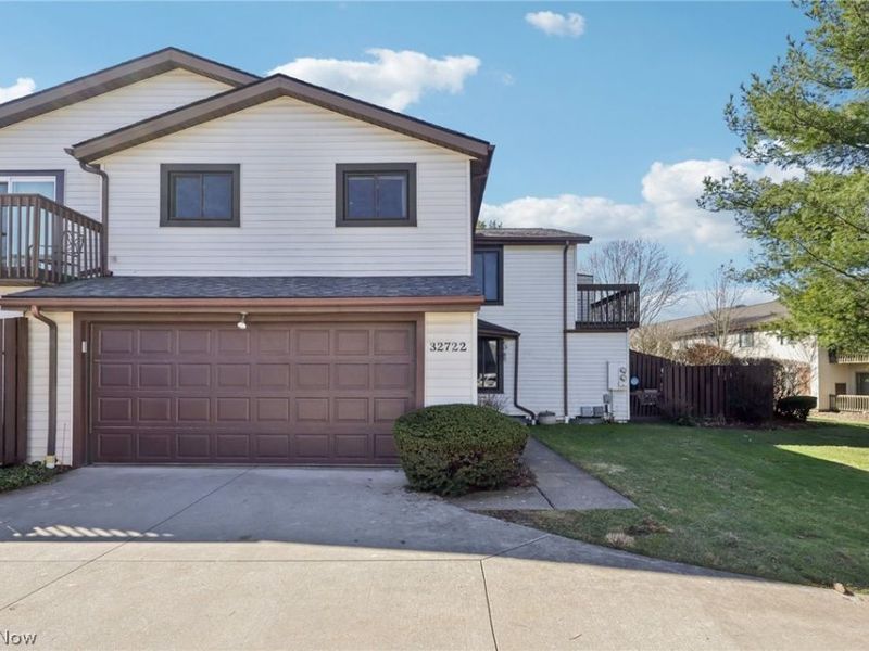 32722 Washington Court, Unit 22, Solon, OH 44139 Photo 1
