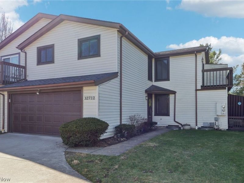 32722 Washington Court, Unit 22, Solon, OH 44139 Photo 2