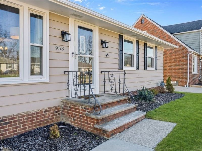 953 Bryn Mawr Avenue, Wickliffe, OH 44092 Photo 2