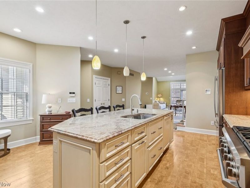 16870 Knolls Way , Chagrin Falls, OH 44023 Photo 9