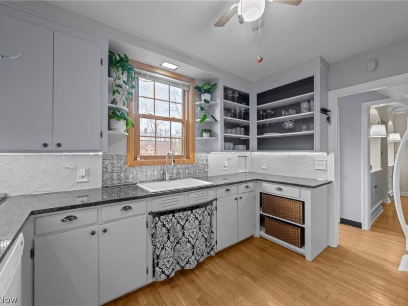 2576 Fenwick Road, University Heights, OH 44118 Photo 11