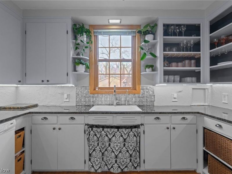 2576 Fenwick Road, University Heights, OH 44118 Photo 12