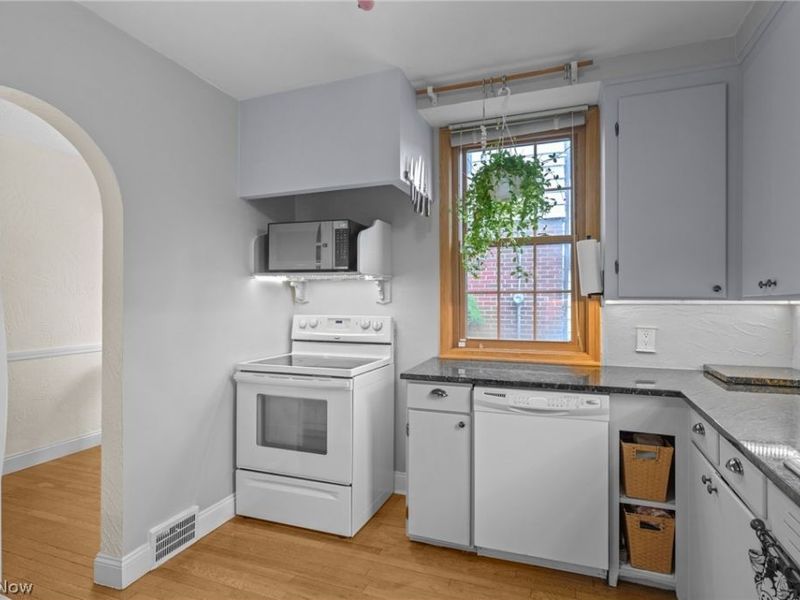 2576 Fenwick Road, University Heights, OH 44118 Photo 13