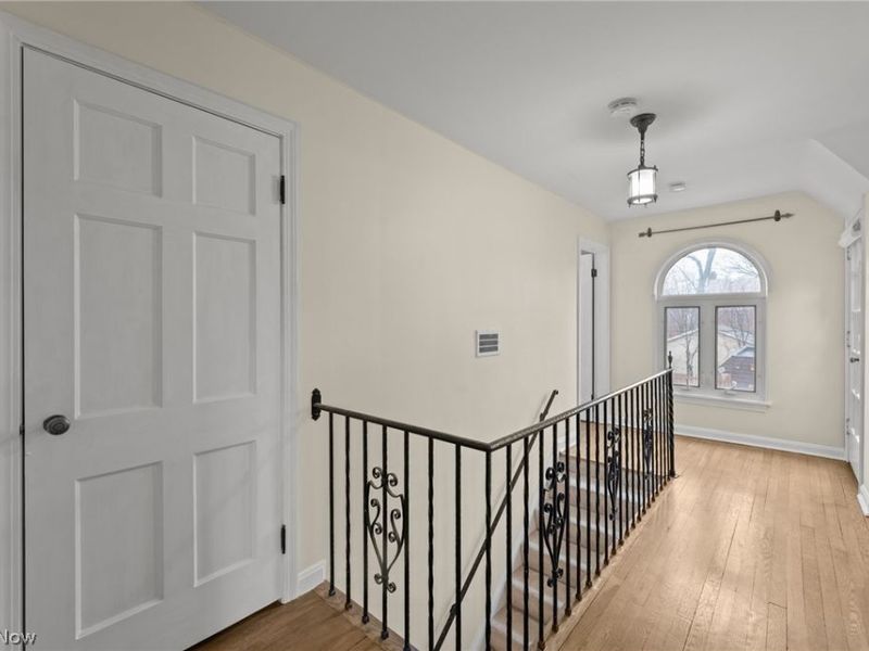 2576 Fenwick Road, University Heights, OH 44118 Photo 17