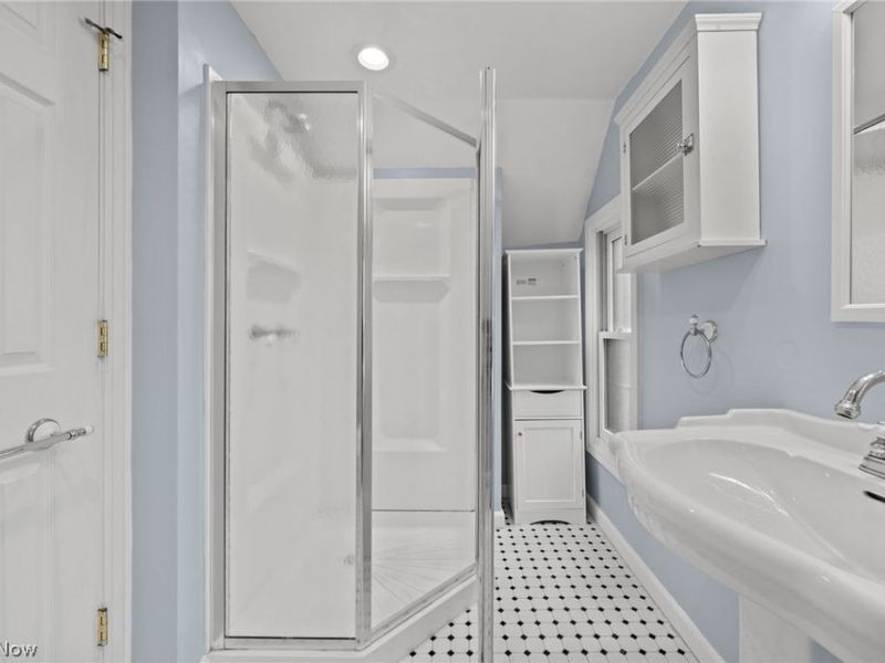 2576 Fenwick Road, University Heights, OH 44118 Photo 24