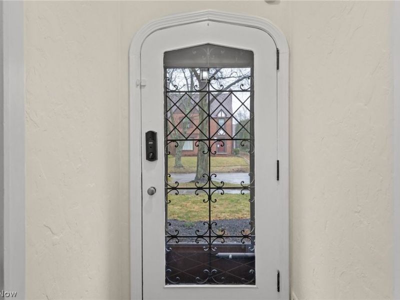 2576 Fenwick Road, University Heights, OH 44118 Photo 3