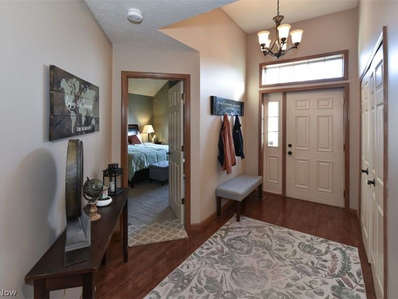 5297 College Heights Boulevard, Sheffield Village, OH 44054 Photo 2